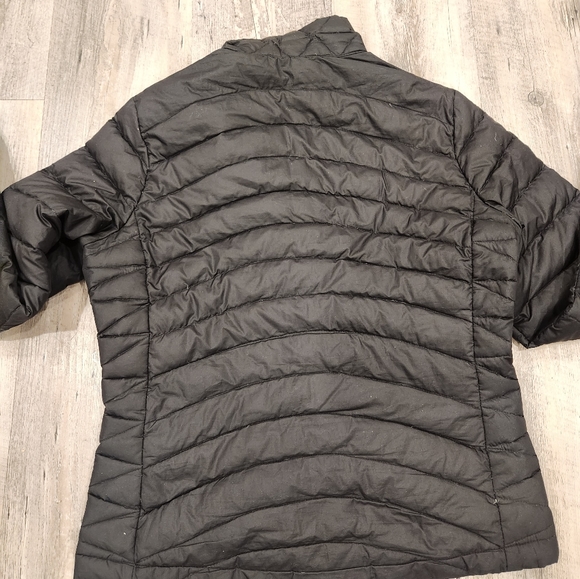 Woman's bomber coat. - Picture 5 of 6